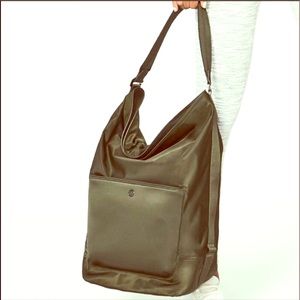 LULU🍋 ALL SET HOBO BAG LARGE, EUC! Olive green🍋